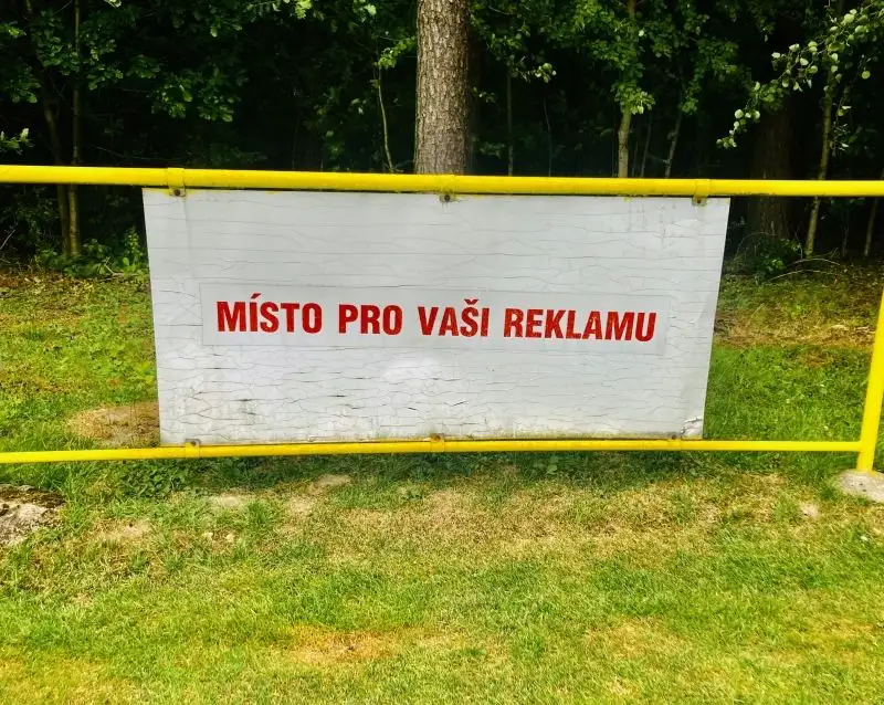 Pronájem reklamních ploch na hřišti